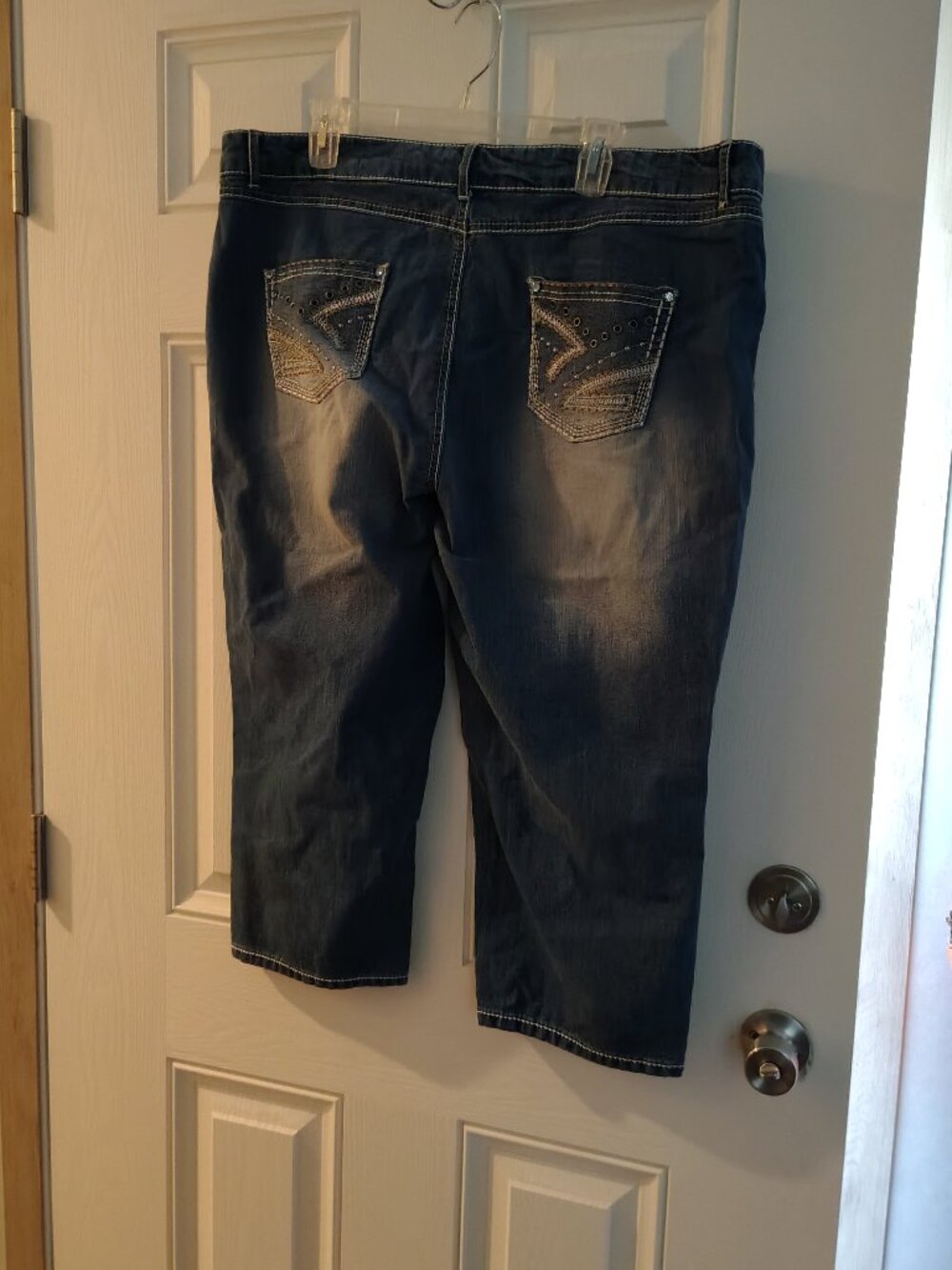 NWT Women's PLUS Faded Glory Capri JEANS
